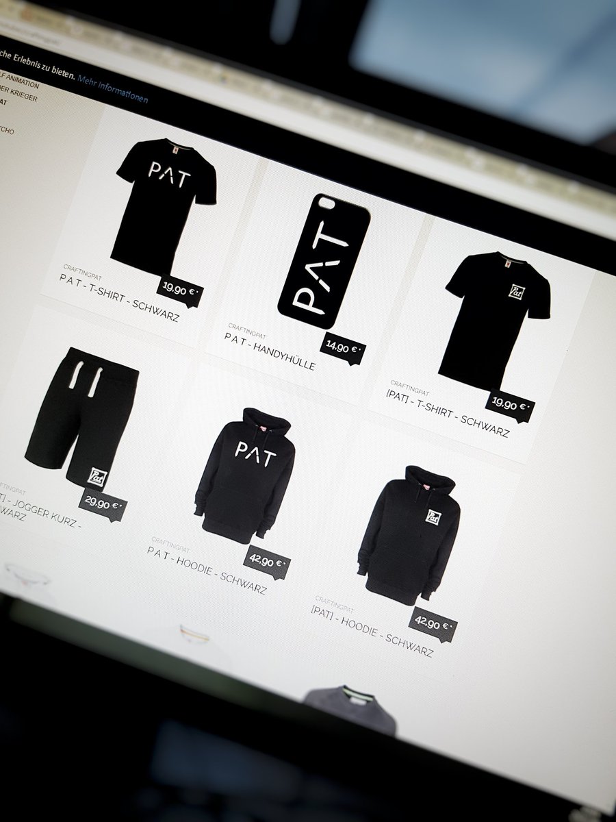 LukasLitt's tweet photo. Warum muss man eigentlich unbedingt Merch verkaufen wenn man eh null Arbeit und null Kreativität da rein steckt?Werd ich wohl nie verstehen https://t.co/MvjvQrFu7t
