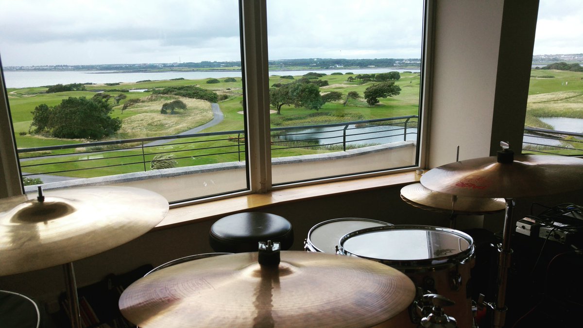 Brendrumjones's tweet photo. Ready to go with @bentleyboysband @GoBentley in @galwaybaygolf for the Joint captains dinner #golf #galway #events https://t.co/bsf6pq8zSn
