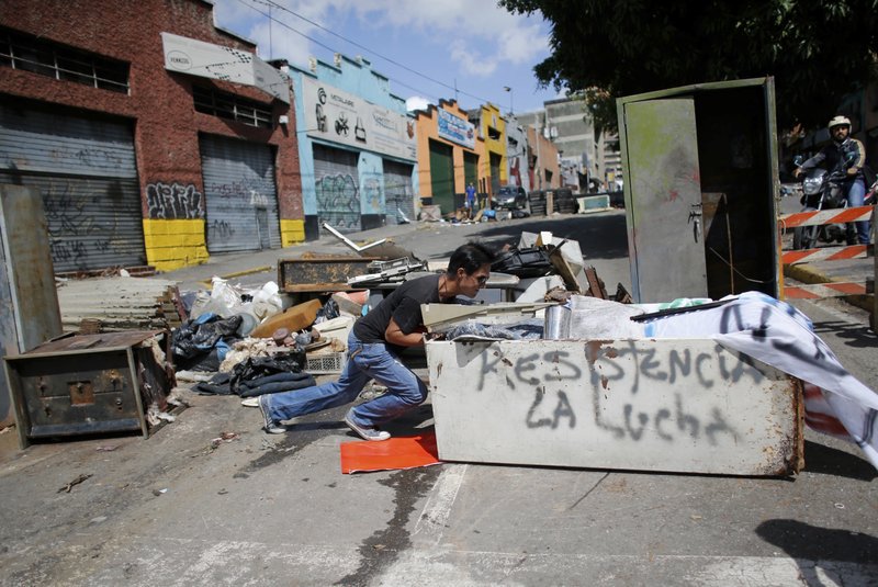 Venezuelans fear Maduro's controversial new congress bit.ly/2tN6nur https://t.co/Q8bi6WDjk1