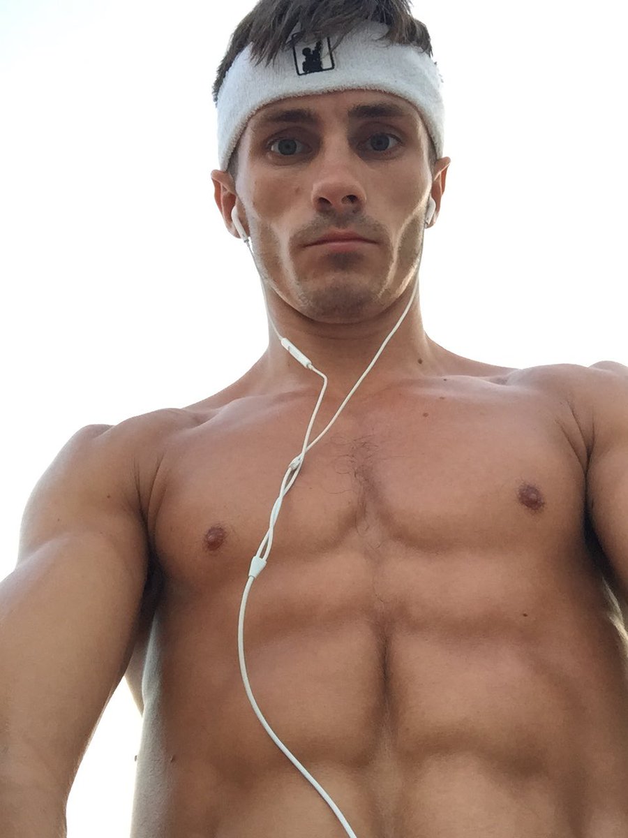 Costin6913's tweet photo. 10km done ready for 5Agust🥊 https://t.co/IfQ2UqugLd