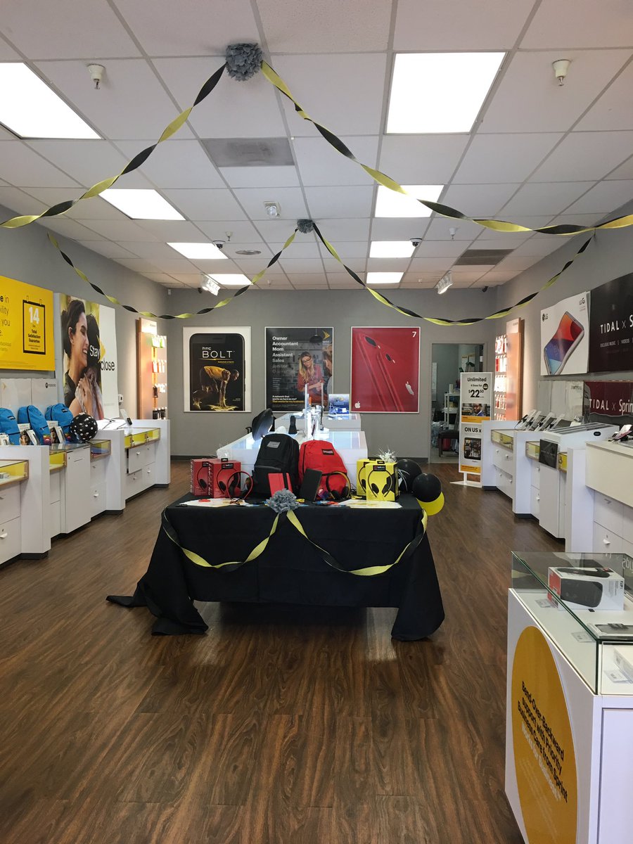 Sprint Says Thanks! We have some freebies and amazing deals! You don't wanna miss out! #SST #Temecula #Sprint