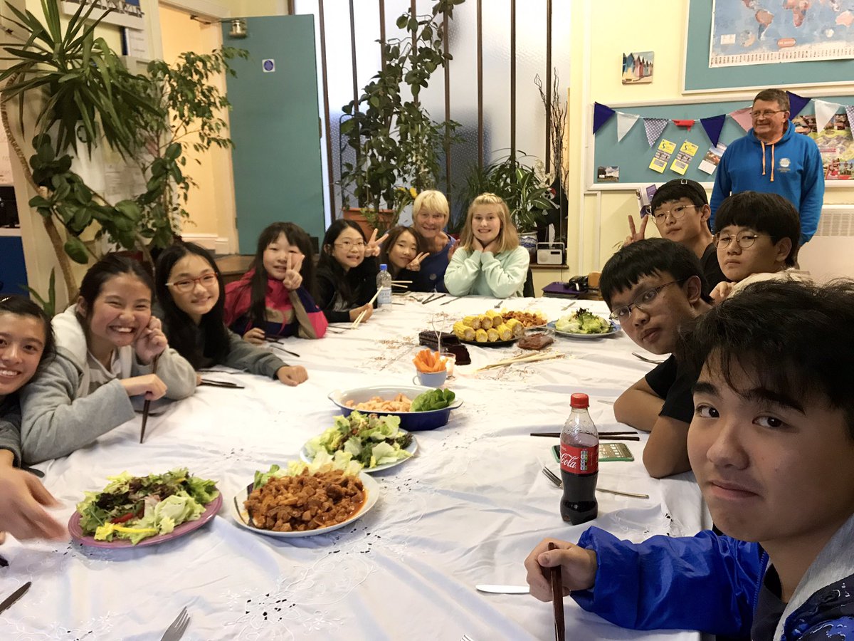 ksbsummerschool's tweet photo. Korean evening meal #spicy #chicken #noodles #chopticks #toohotforellie https://t.co/jYaP5i4wnz