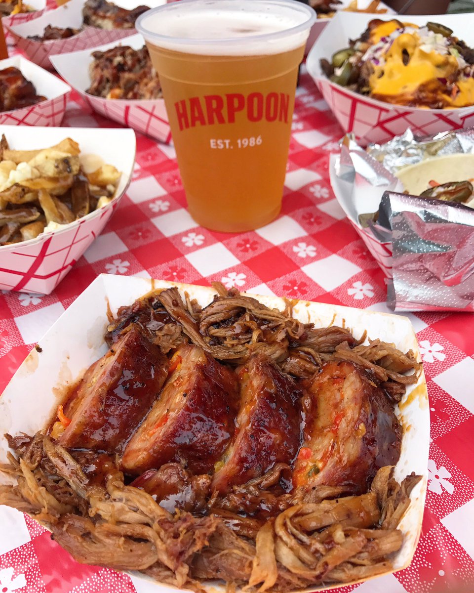 harpoonbrewery's tweet photo. Come hungry, leave stuffed! #HarpoonFest doors close at 5:30! #lovebeerlovelife https://t.co/pqoG5E1ZKX
