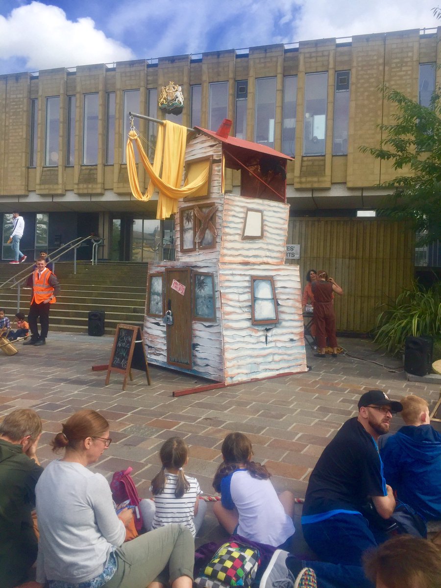circorumbaba's tweet photo. Crowds gathering for The Crow House #BradfordFestival today https://t.co/M7QB14tJ7Z