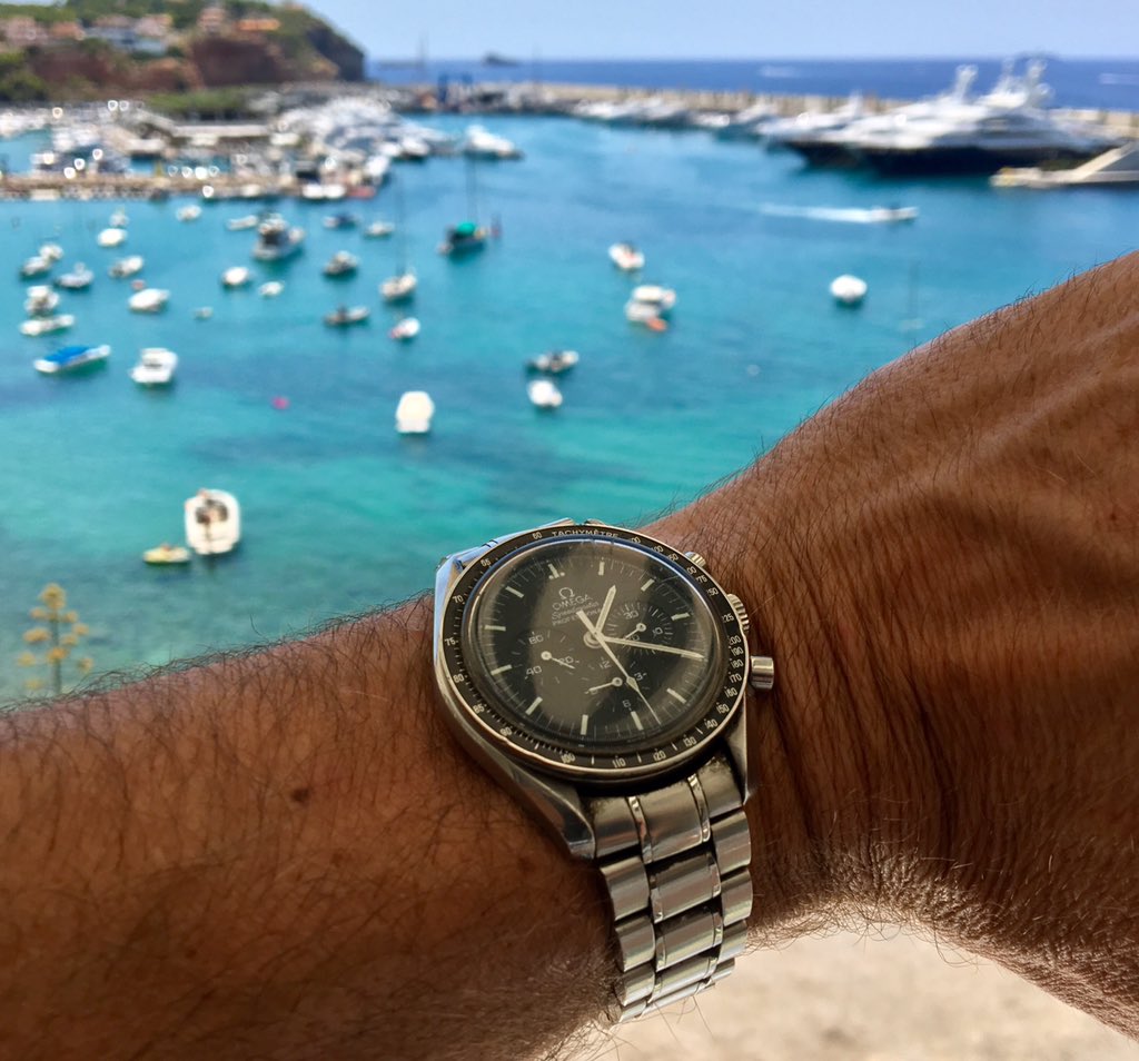 atgardensend's tweet photo. @omegawatches Speedmaster and Port Adriano, Mallorca.
#SummerDays https://t.co/rAdsuu4GWp