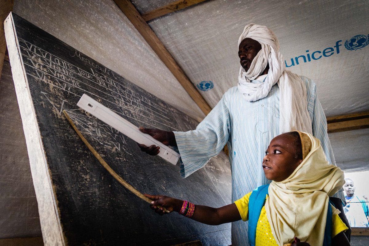 UNICEF_FR's tweet photo. « L'éducation est l'arme la plus puissante que l'on puisse utiliser pour changer le monde » - Nelson Mandela https://t.co/TTxg0FyHSJ