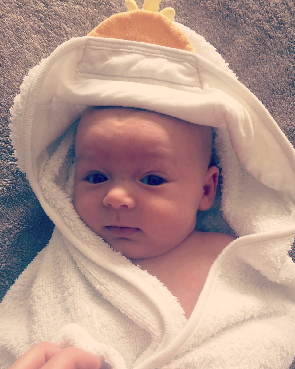becksbenz24's tweet photo. Bath time cutie! 👶🏻💙 https://t.co/dWW1hegtYR