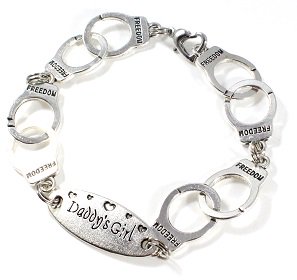 auntshellys's tweet image. #HandmadeBracelets #ThinBlueLine #Police #DaddysGirl
Gorgeous handcuff bracelet to wear in honor of your Police Hero
auntshelly.com/handcuffbracel…