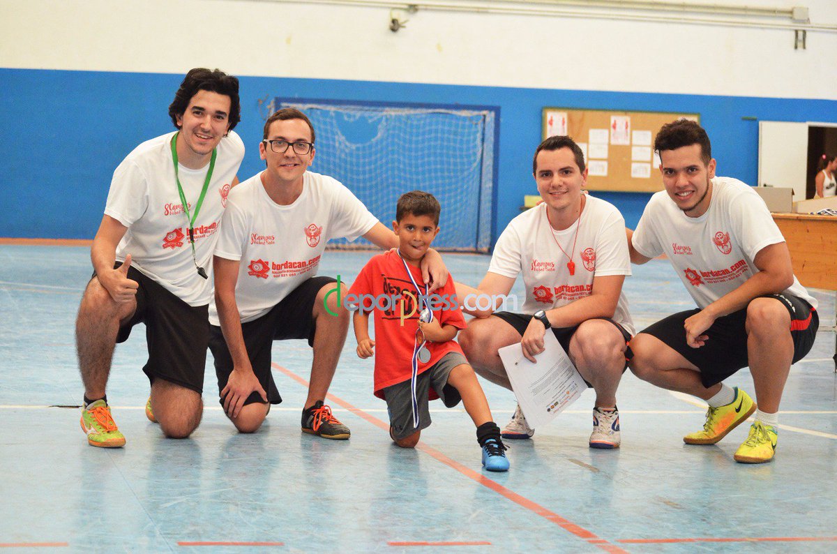 ADDuggi's tweet photo. Ayer concluimos el 8° Campus de Fútbol Sala con la habitual entrega de trofeos
https://t.co/9QJTu8odrd https://t.co/mkvZ21DELH