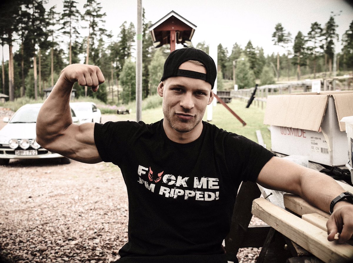 Wahlgren_80's tweet photo. Mudlife slut och vi ska hem till GBG igen. Grymt hinderlopp, skönt folk och förbannat roligt ❤️❤️🏆 foto: jag #mudlife #ocr #dalarna #ocrfoto https://t.co/QYWEIlYuWl