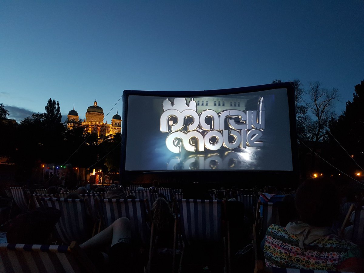 mango_rules's tweet photo. Openairkino mit Bundeshaus im Hintergrund ☺.
#OnlyInBern #Marzilimovie https://t.co/dUxleZlEAo