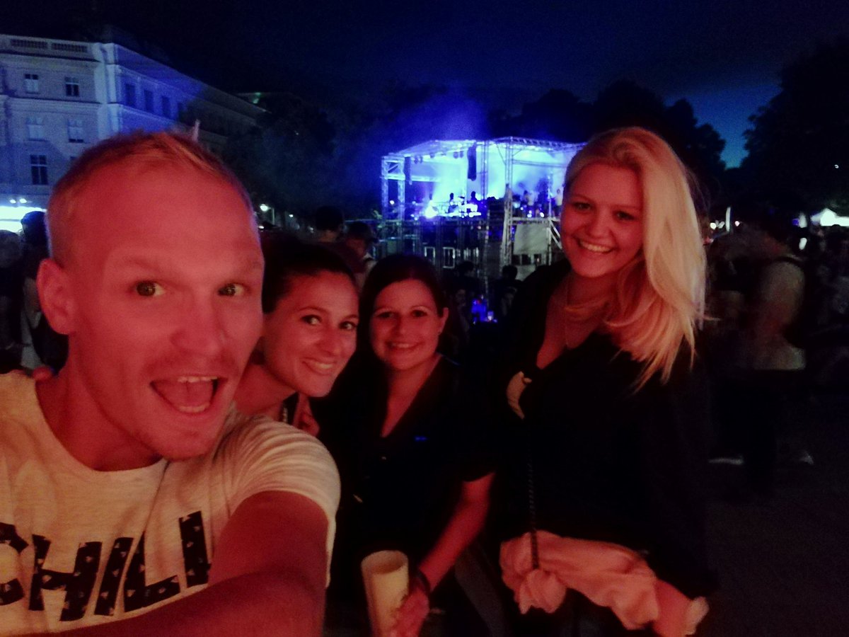 SandraBertrandf's tweet photo. #FM4Stand https://t.co/VI5Ay2q7Pi