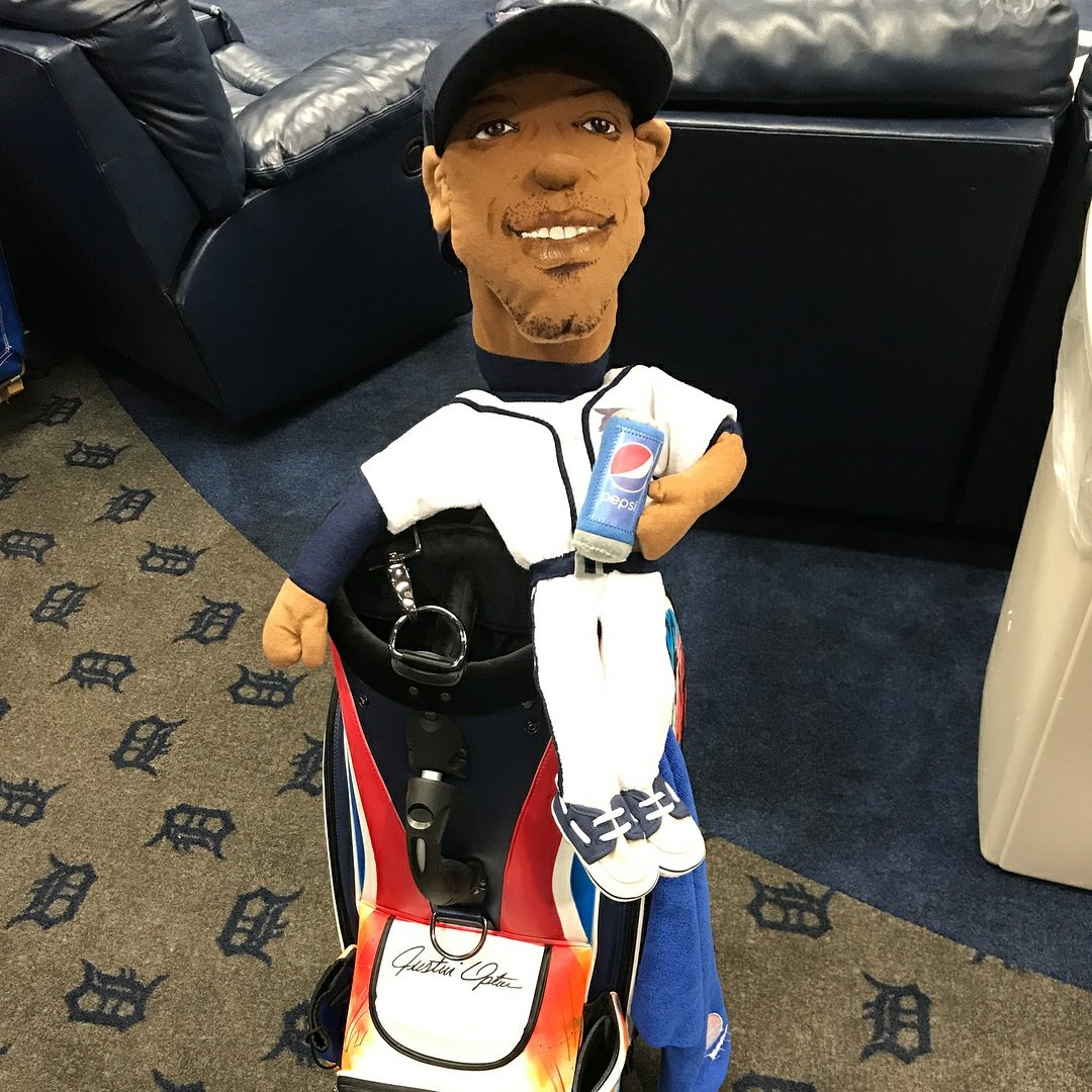 Thank you to <a href="/pepsi/">Pepsi</a> and @fel3000ft for the sick golf bag and headcover! Can't wait to hit the course with Lil J-Up! instagram.com/p/BXI__x3lmfX/