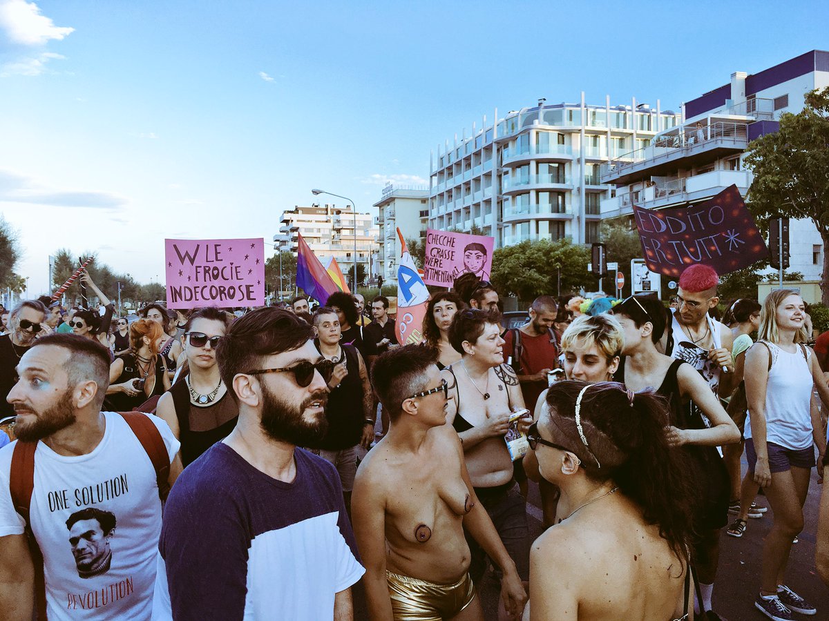 LabPazProject's tweet photo. #RiminiSummerPride spezzone #PrideOff QUEER LIBERATION, NOT RAINBOW CAPITALISM https://t.co/InoKb3rbol