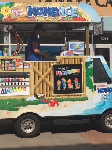 OKCOutlets's tweet photo. Look who's hangin' with us today! Treat yourself to #konaice during the next few weekends! #dogdaysofsummer #okcoutlets https://t.co/I5Wjtvw9GG