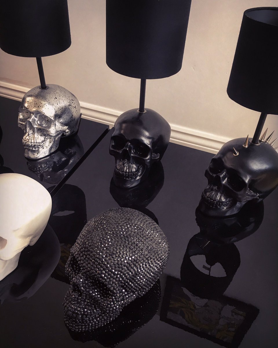 HausofSkulls's tweet photo. Custom Handmade Skulls 🖤💀 https://t.co/mj8NPD8qsE #skulls #london https://t.co/2MJBgoRgeI