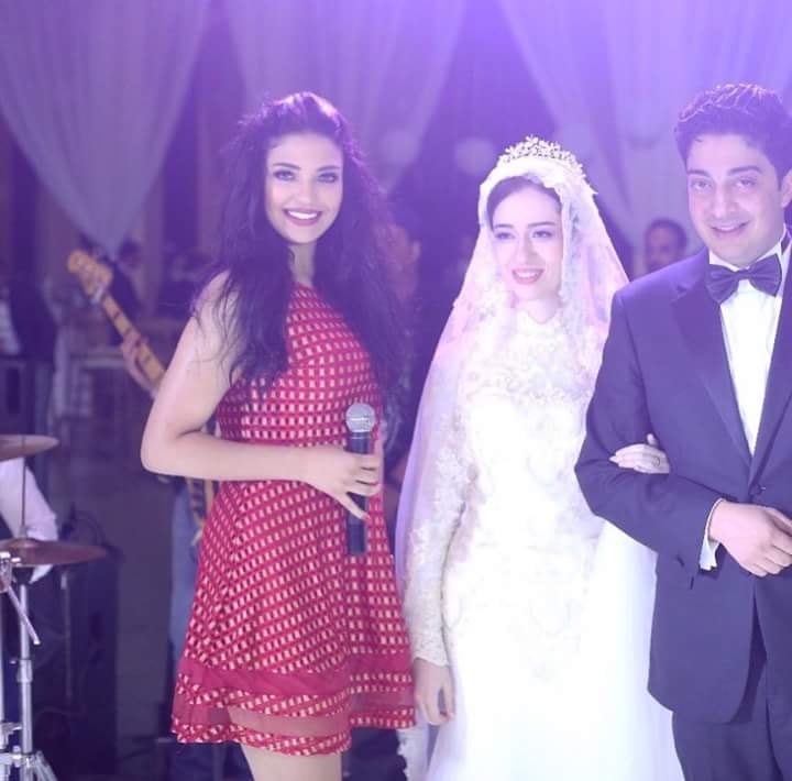 ultrasshereen's tweet photo. الليدي #شيرين_يحيي من حفل زفاف أحد أقارب المنتج محسن جابر 🎤💃❤
#UltrasShereenYehia
#ShereenYehiaArmy https://t.co/rADwIOi2hg