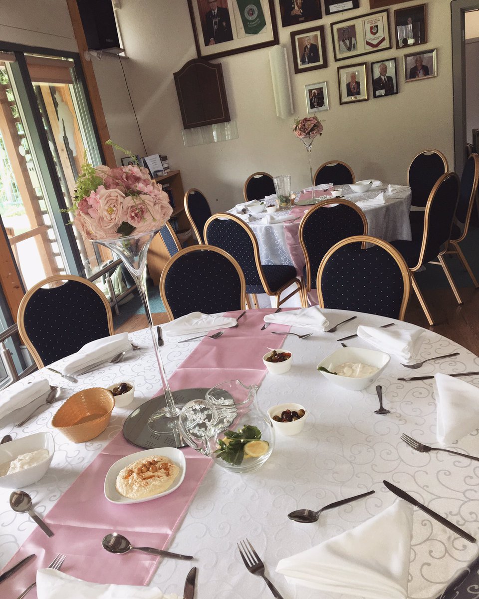LEM_Events's tweet photo. Simple table decor for a reception party. Don't forget about our special bundle deals and book today !! https://t.co/kYYXH6i8Rx