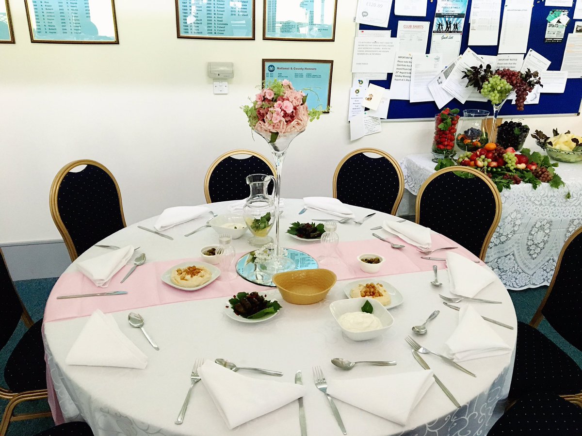 LEM_Events's tweet photo. Simple table decor for a reception party. Don't forget about our special bundle deals and book today !! https://t.co/kYYXH6i8Rx