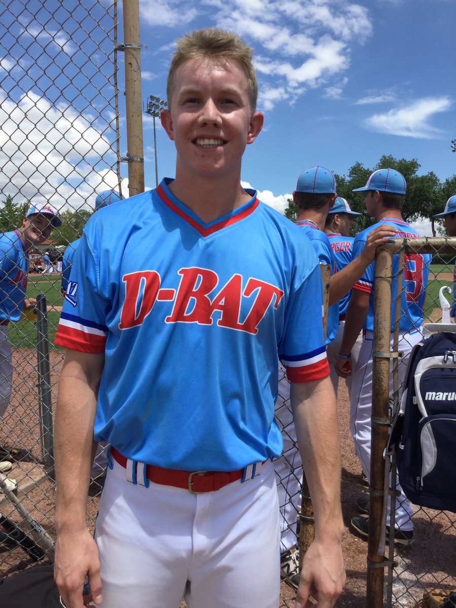 conniemackwsbb's tweet photo. WLY: 6th | D-Bat 18 Kjeratsd with a 3 run HR & a 2 run HR from Murrell. 5 runs on 4 hits. Score is 12-4 D-Bat 18. https://t.co/H6p4ekRiqh