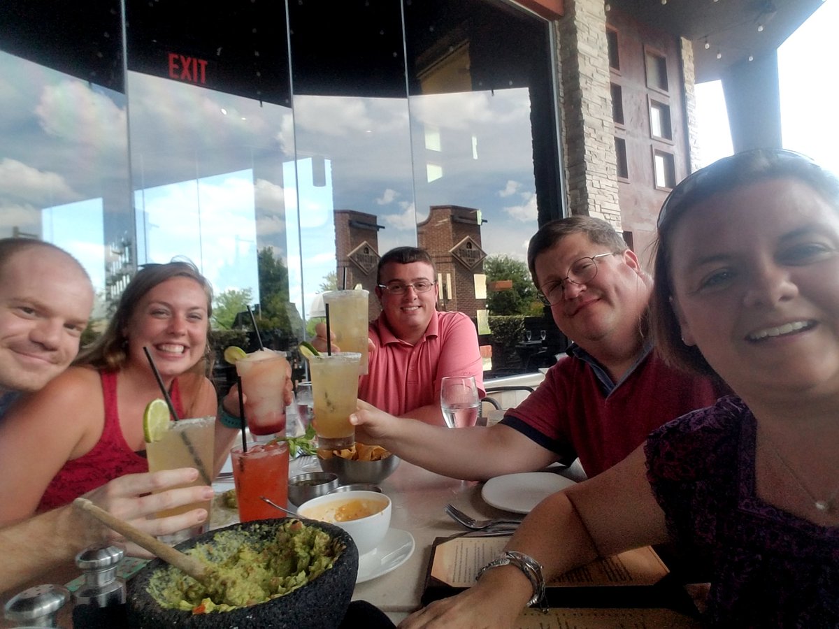 mrsmelodymartin's tweet photo. Violet merengue, TX smash, and three Godfather's. #aponvc17 #chooseyourownadventure https://t.co/SwTqjOgATa