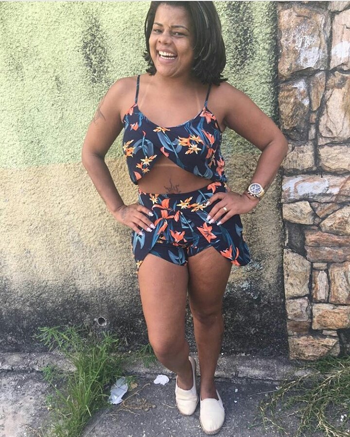 TatiQBOficial's tweet photo. Pode vir quem for, eu não me troco por nenhuma, sou muito mais eu... 
sigo sustentando essa marra!! 😘 https://t.co/wBIRqDBwI9