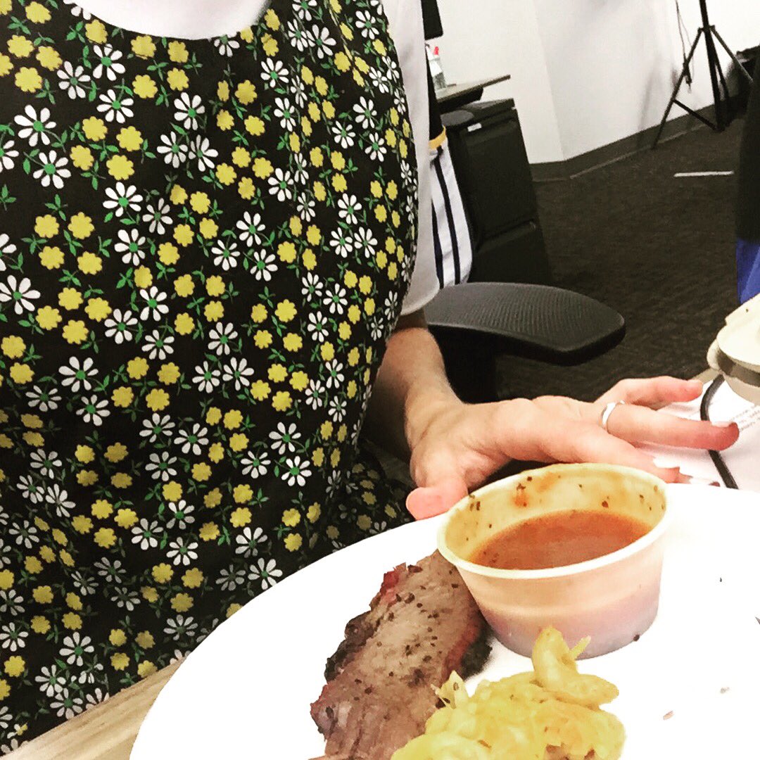 erincargile's tweet photo. When you wear white to work, but still need to eat your @StilesSwitchBBQ leftovers. #TXBBQPassport #48togo #vintageapron #mygrandmamadeit https://t.co/OYyontndTF