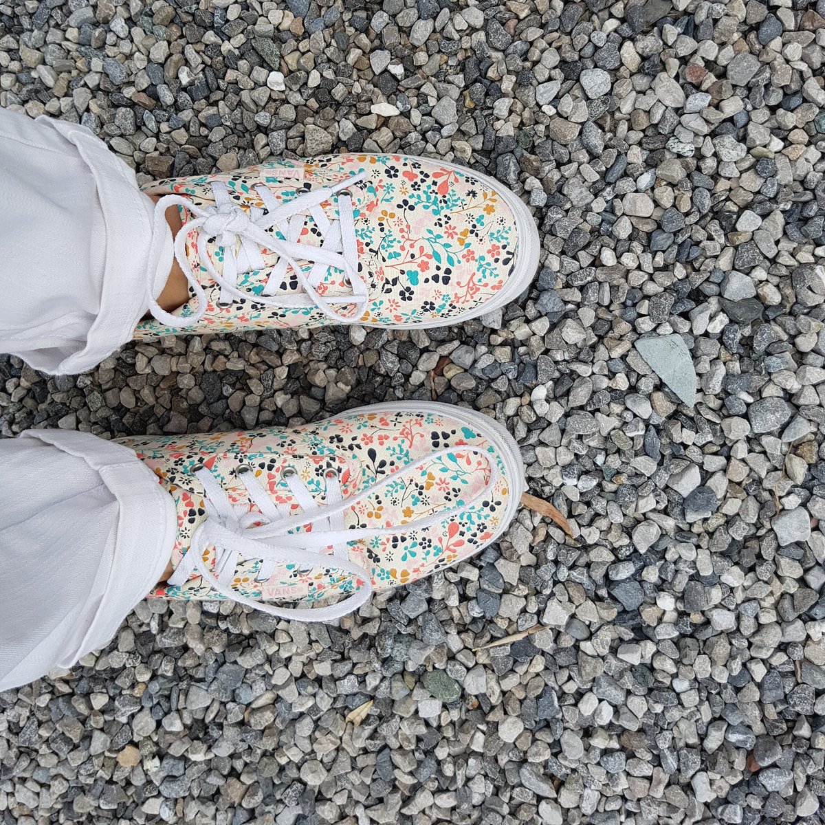merygreiss's tweet photo. Il perfetto #stile anche per un #MatrimonioAPrimaVistaItalia
#scarpe
#scarpecomode
#vans https://t.co/tM4oRs9q7r