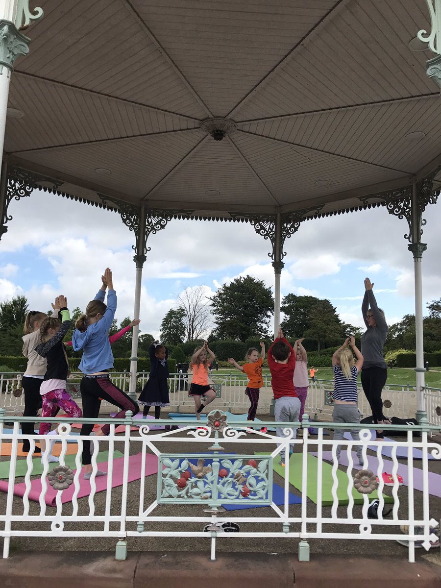 Looking for something to do with the kids on a Sunday? Come to Stanley Park for @StanleyParkjpr & Kids' Yoga from 9! theislagladstone.co.uk/stanley-park/s…