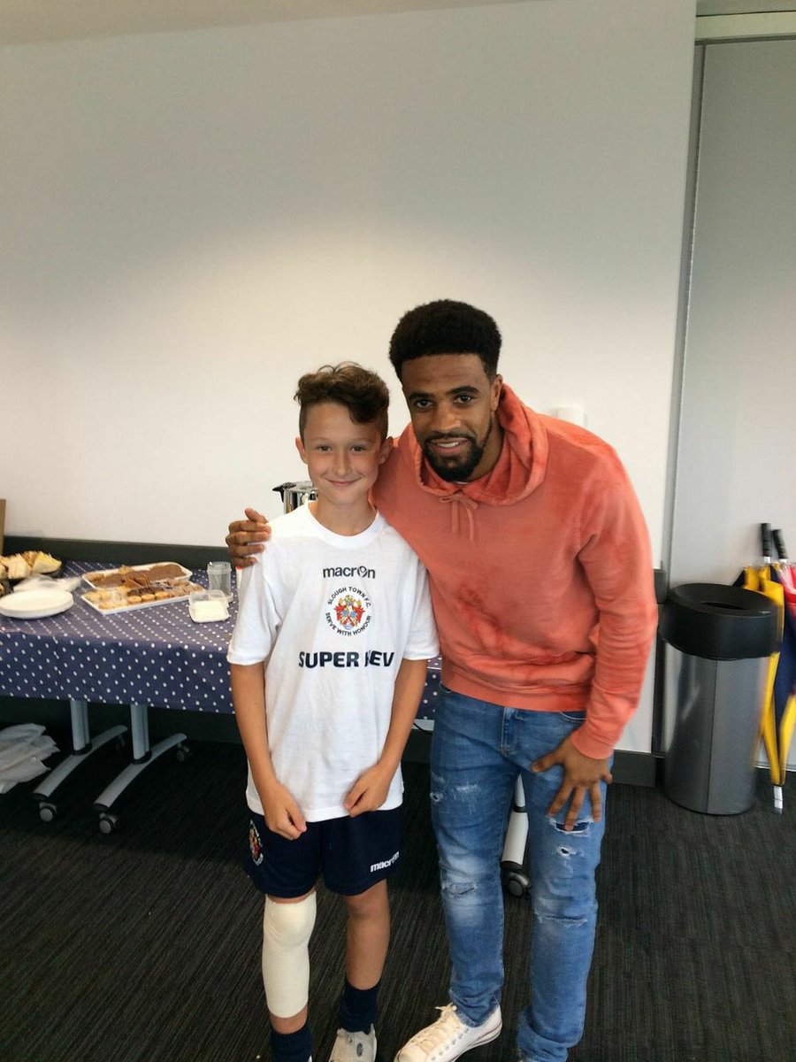 sloughtownfc's tweet photo. We were delighted to see @ReadingFC's @gmccleary12 at Arbour Park today for Kev's special day. He also took the time to meet young fans! https://t.co/05QasqXVOx