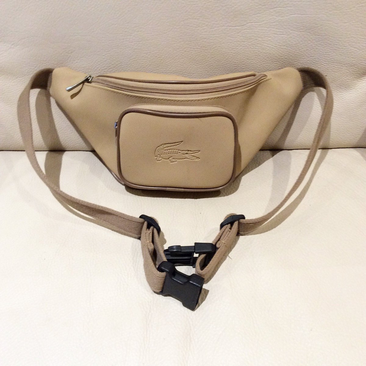blaggerjagger's tweet photo. #Lacoste #designer #bumbag live on eBay #fashionblog #styleblog #fannypack #fashion #designeritems #brAnds #stylish #worldfashion #worldwide https://t.co/FbX17Zi6T2