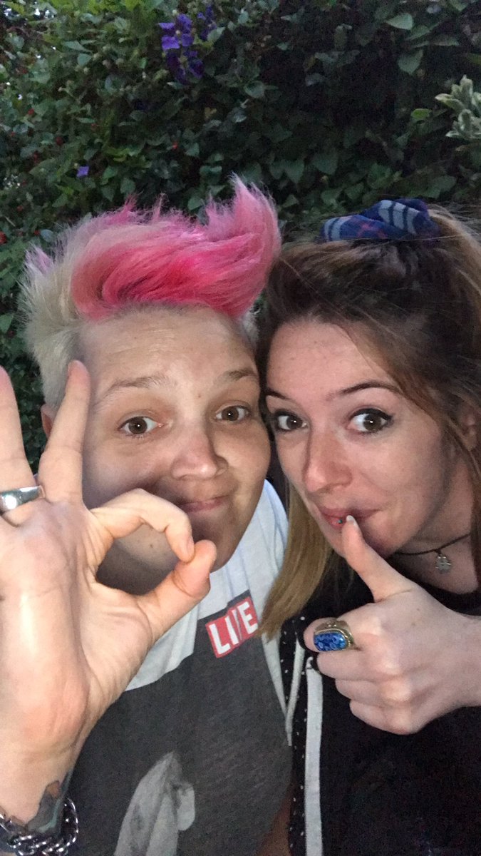 JessicaGiraffe's tweet image. Proud everyday! ❤️💙💚💛💜