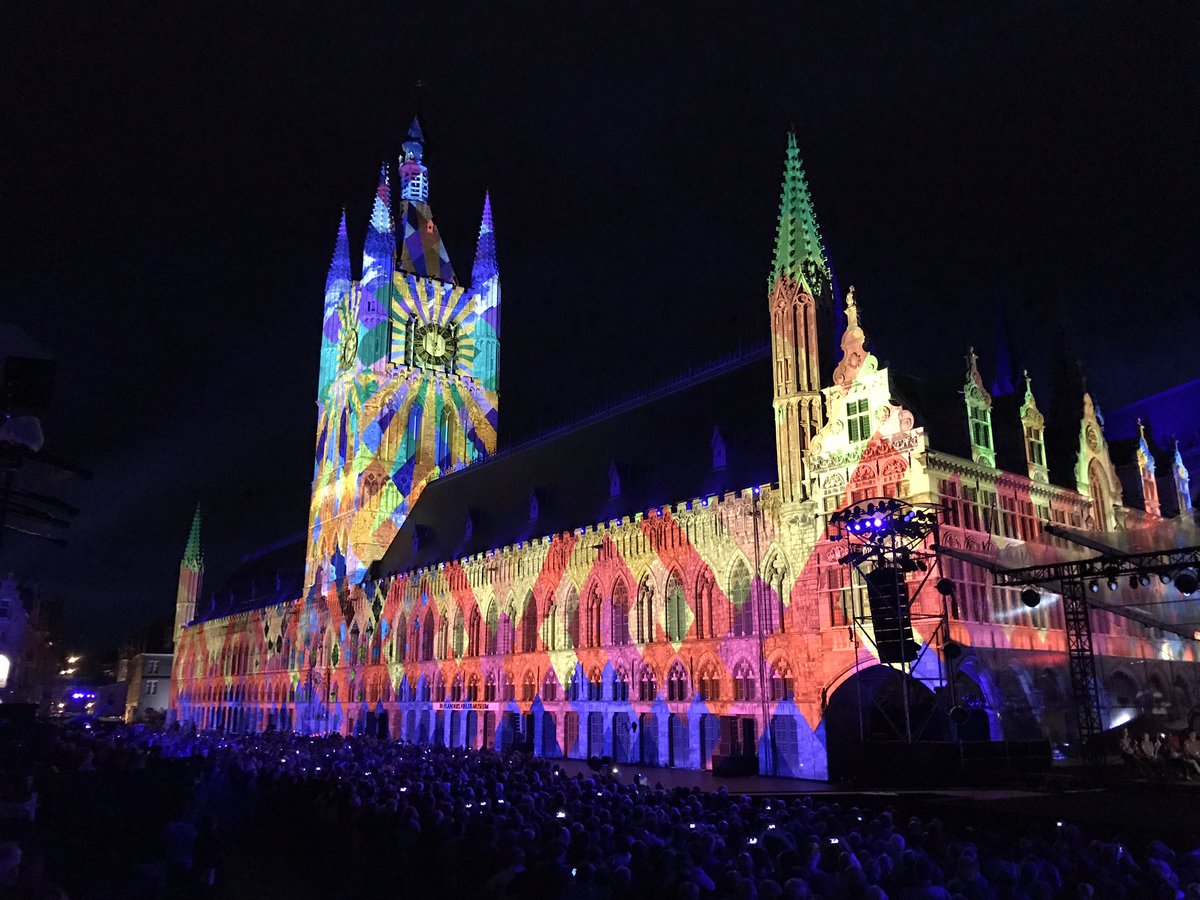 The stunning projection on the Cloth Hall in Ypres for #Passchendaele100 

Absolutely #nofilter