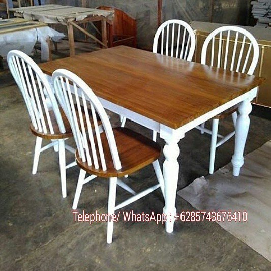 Kursi Makan Minimalis Duco tokojatijepara.wordpress.com/2017/07/29/kur…