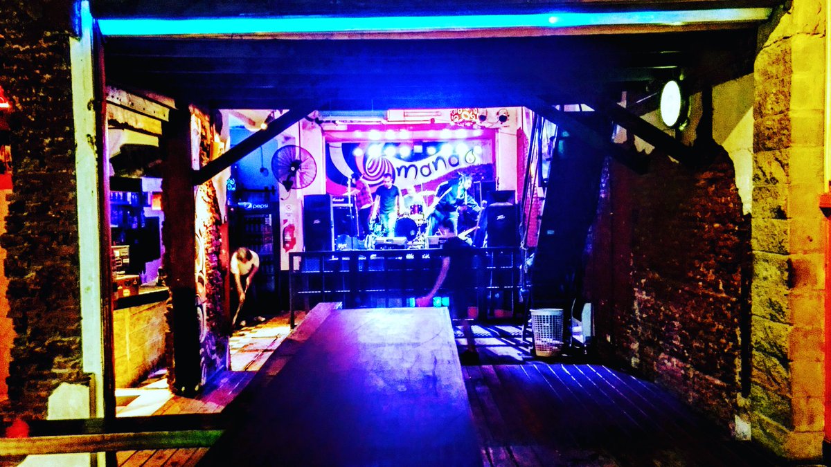 SRockas's tweet photo. #PruebaDeSonido en #ManaRock 
ESTA NOCHE 02HS.- ESTALLA!!! https://t.co/QYvbLhhznj