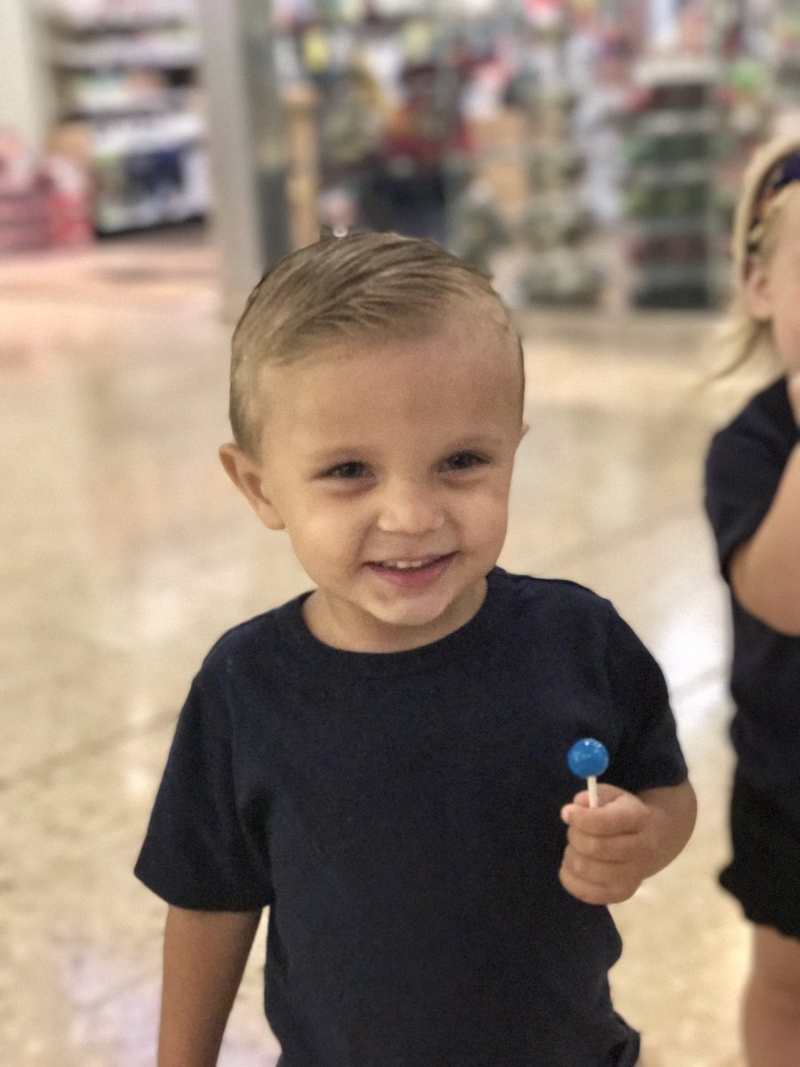 anthonyKING44's tweet photo. Ole Brody is going to be pullin the ladies with his new haircut 👦🏼 https://t.co/FvVYomR7wC