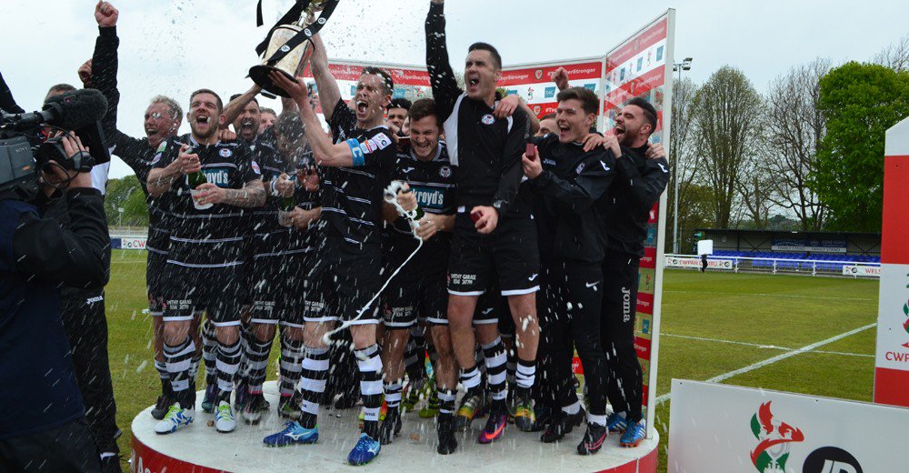 BalaTownFC's tweet photo. PREVIEW: @yddraigHQ previews the Lakesiders' 2017-18 season https://t.co/WVMkDqAdiR #balafc https://t.co/4DERx33Mm7