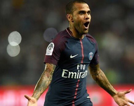 RomainCG75's tweet photo. #DaniAlves pour son 1er match officiel avec le #PSG : 

But 51' 
Passe Décisive pour #Rabiot 64'

@DaniAlvesD2 le Mr + du PSG. 

#ASMPSG 1-2 https://t.co/oLGffRH9RG