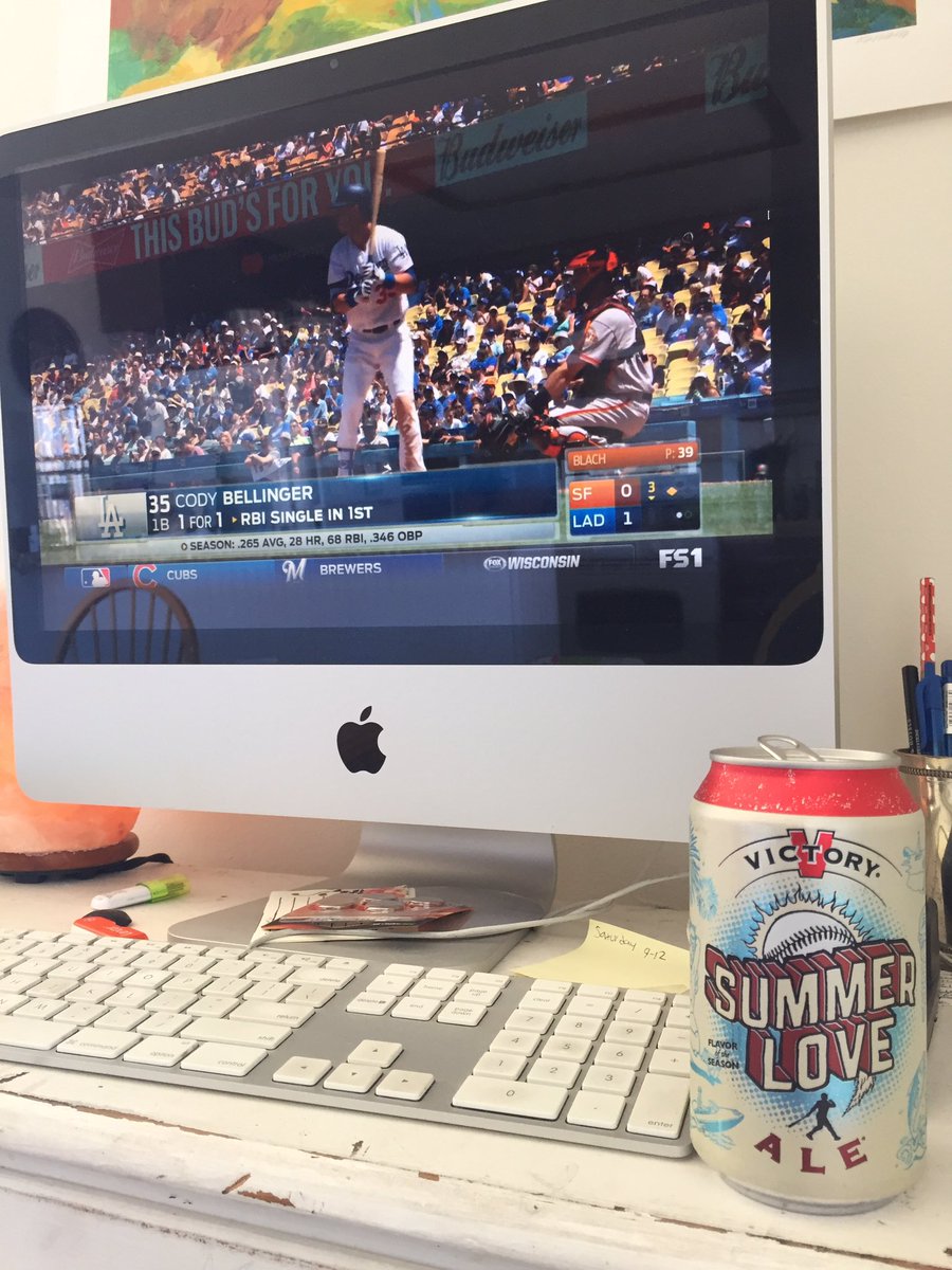 oscserna's tweet image. All I need is @Dodgers baseball and Summer Love. @VictoryBeer