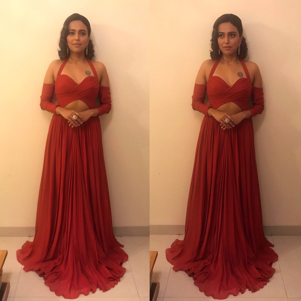 ReallySwara's tweet photo. In @ShehlaaK with @GBTBeTrue jewelry for #BigZeeEntertainmentAwards 2017 styled by @DibzooSaini ❤️ #LifeInLimelight https://t.co/9S67pTLXLo