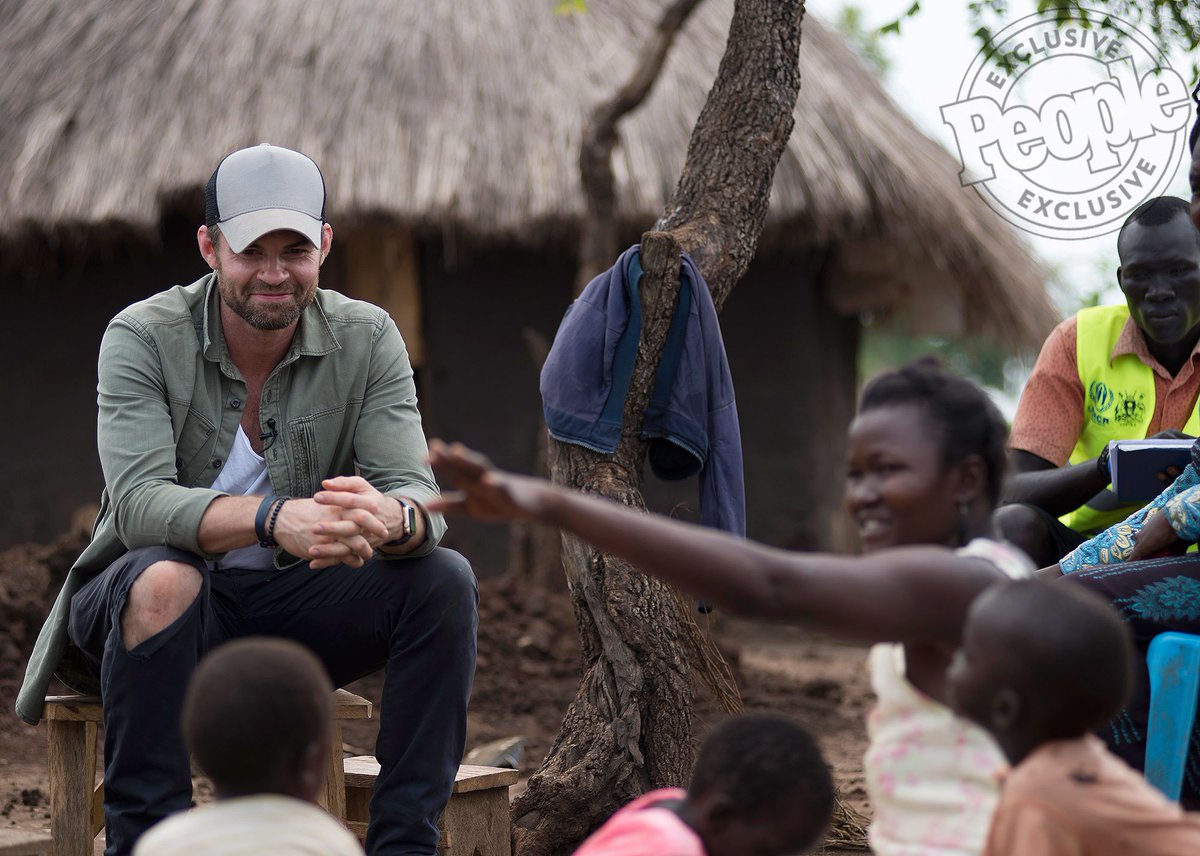 Oxfam's tweet image. Bidibidi #Uganda, largest refugee settlement in the world - home to over 270,000  #SouthSudan #refugees. We're there. So was @danieljgillies