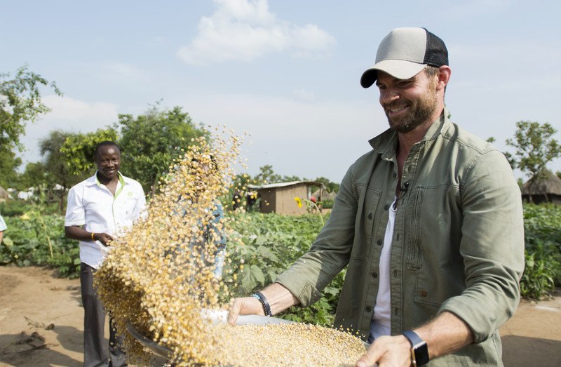Oxfam's tweet image. Bidibidi #Uganda, largest refugee settlement in the world - home to over 270,000  #SouthSudan #refugees. We're there. So was @danieljgillies