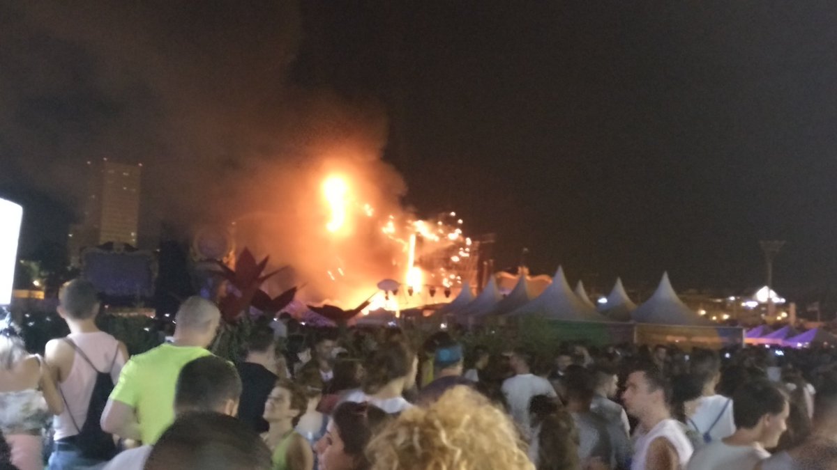 rahego_'s tweet photo. #TomorrowlandBarcelona #TomorrowlandUnite #TomorrowlandOnFire https://t.co/4RtFURft0Z