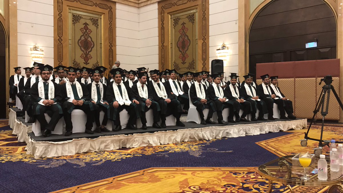 AnmarNassir's tweet photo. Graduation ceremony من أمتع لحظات العام الدراسي @MedicalUQU . حفلة تخرج @uqumed32 https://t.co/V2xCVHWut8
