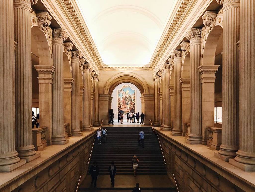 bennettgrey's tweet photo. Day trips to the Met... // ✨✨✨ // #GREYBEAUTY https://t.co/YoppvyKyDw https://t.co/8Z9GYK2UtR