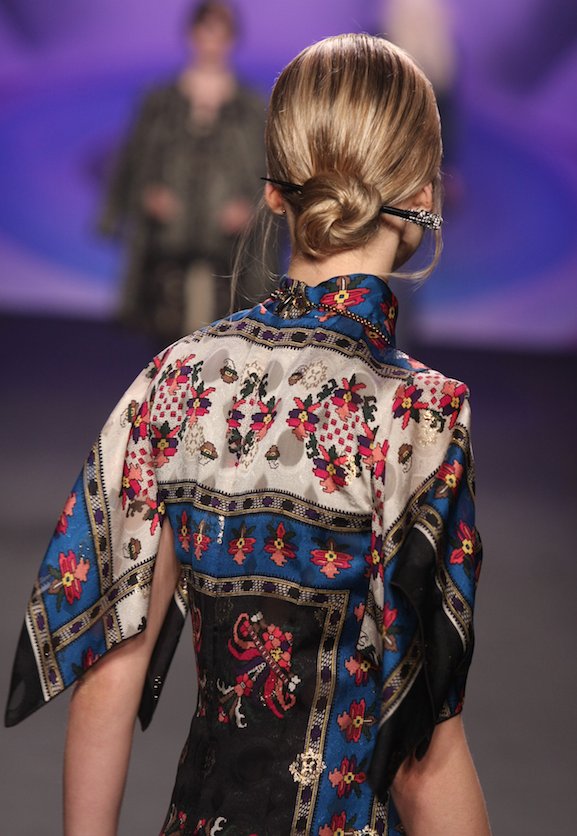 annasui's tweet photo. A look back at #AnnaSuiFall14, inspired by chinoiserie and the first Chinese-American movie star, #AnnaMayWong. 💜 https://t.co/PS4BgJe0pN