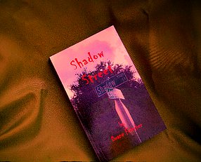 ISSUESBYFCM's tweet photo. @jaguarjin #ShadowStreet by Duane Fletcher #RomanceAHorrorFilm
Love triangle goes South as woman is torn between her husband and ex's blood lust. https://t.co/BYJcviKchw