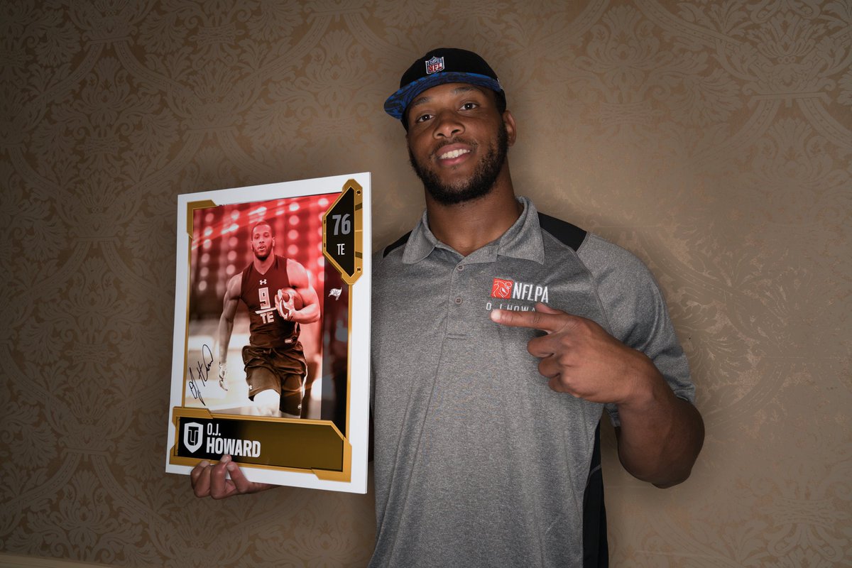 EASPORTS_MUT's tweet photo. @EAMaddenNFL First rounder @TheRealOjHoward's #MUTSquad‼️ RETWEET and LIKE for you chance to win his signed #Madden18 item! #RookieMojis https://t.co/1pvzKDEeyJ