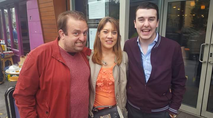 Juanitab12's tweet photo. @TheAlPorter @karlkingov Hope you enjoyed the gig, great bumping into you guys, sound lads!! #U2 #U2TheJoshuaTree2017 https://t.co/JGwbyeggXb