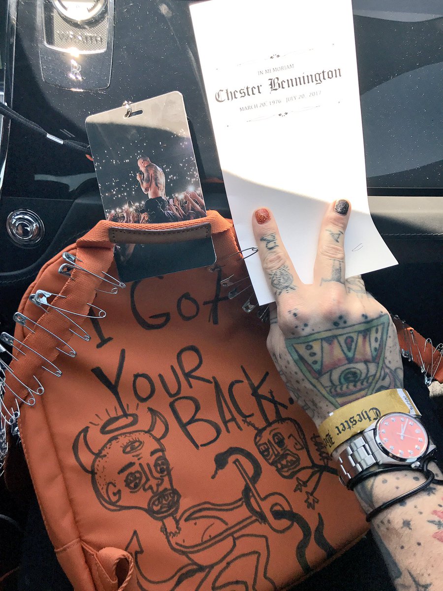 iamblackbear's tweet image. beautiful ceremony.. a lil piece of u has &amp;amp; will be in every song i sing on stage forever. @chesterbe @linkinpark #chesterbennington
